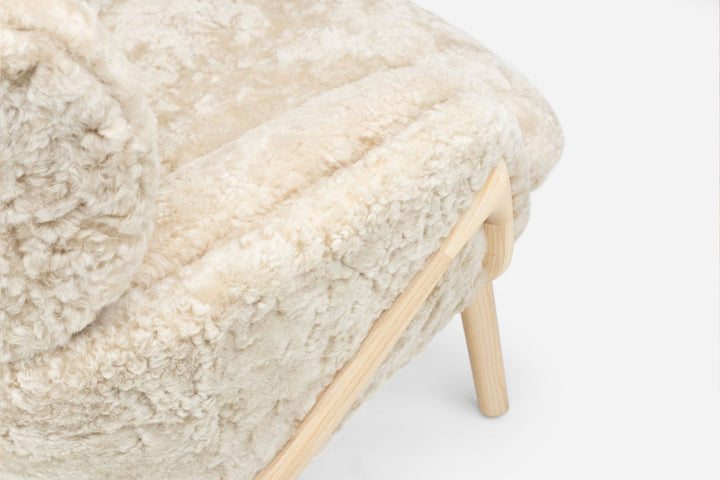 WHITE OILED ASH & MOHAWI CURLY SHEEPSKIN