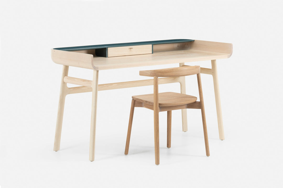 WHITE OILED ASH & BAY GLOSS HDF (+ ANDO CHAIR IN WHITE OILED OAK)