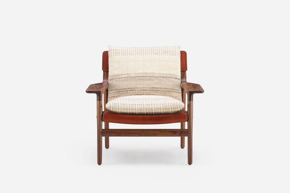 DANISH OILED WALNUT & DARK TAN LEATHER & MANTA LIDO MESCLA / CRU (MODEL: SZG)