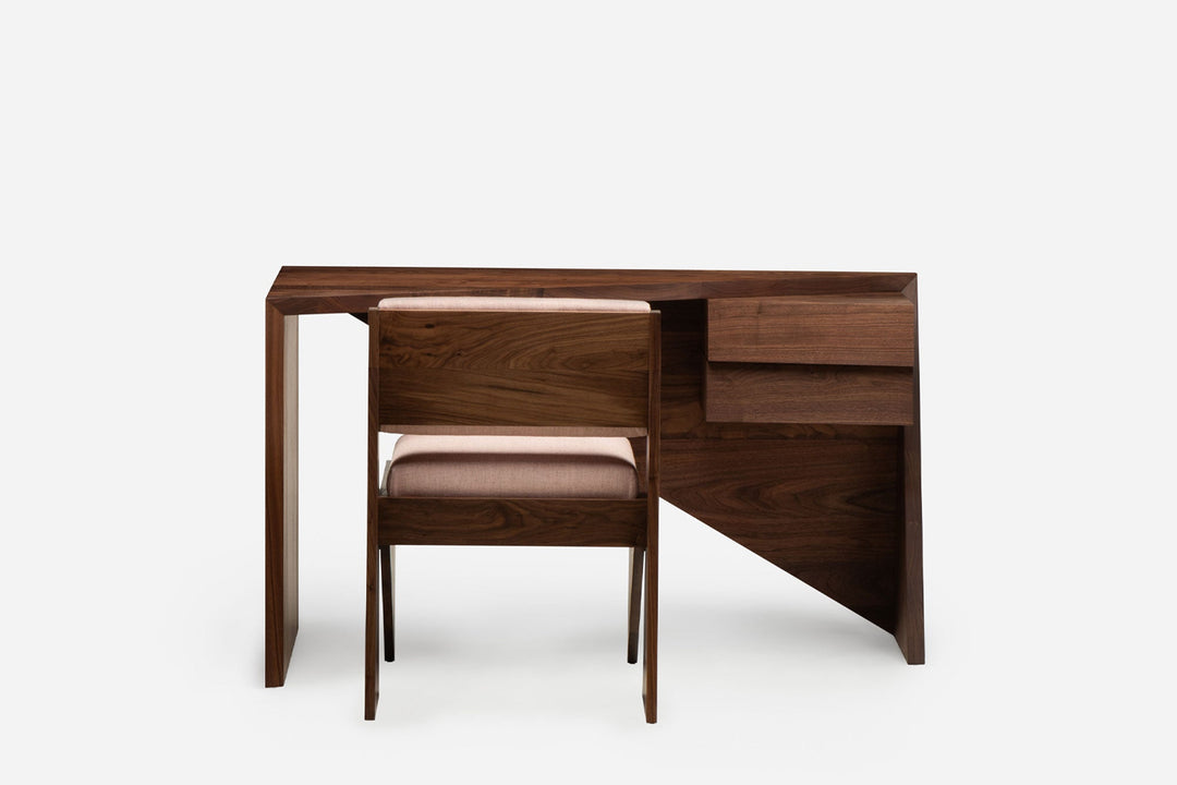 DANISH OILED WALNUT (+ ALTAIR CHAIR)