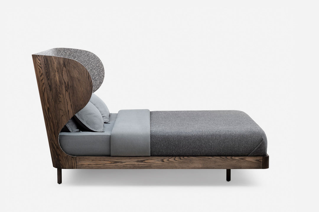 BLACK OILED ASH AND ZERO 004