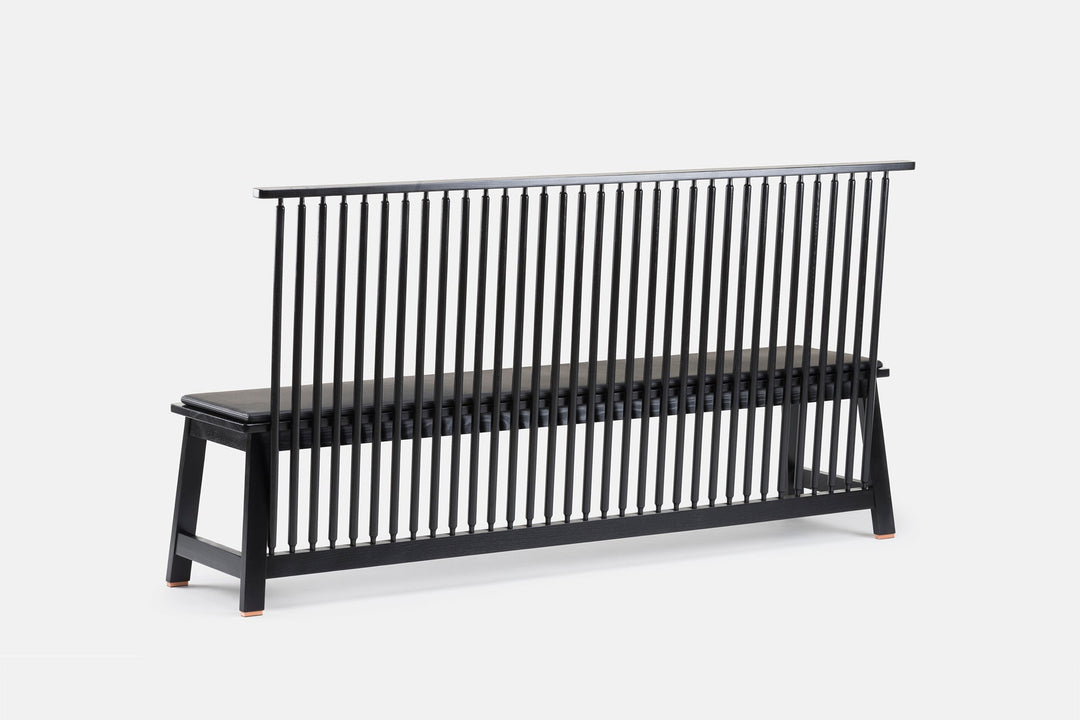 BLACK PAINTED ASH (MODEL: 444 + OPTIONAL SEAT PAD IN BLACK NATURAL GRAIN LEATHER)