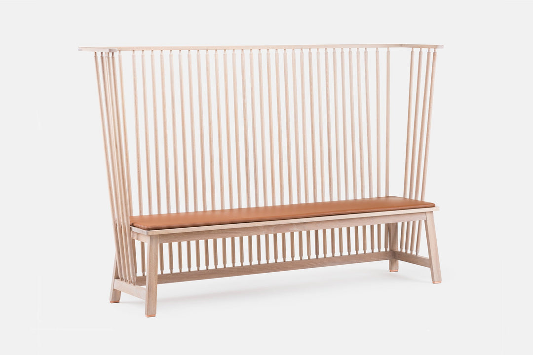 WHITE OILED OAK  (+ OPTIONAL SEAT PAD IN BROWN NATURAL GRAIN LEATHER)