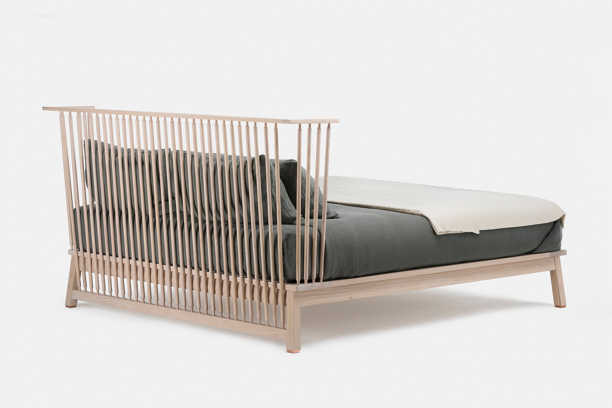 COMPANIONS BED – De La Espada USA