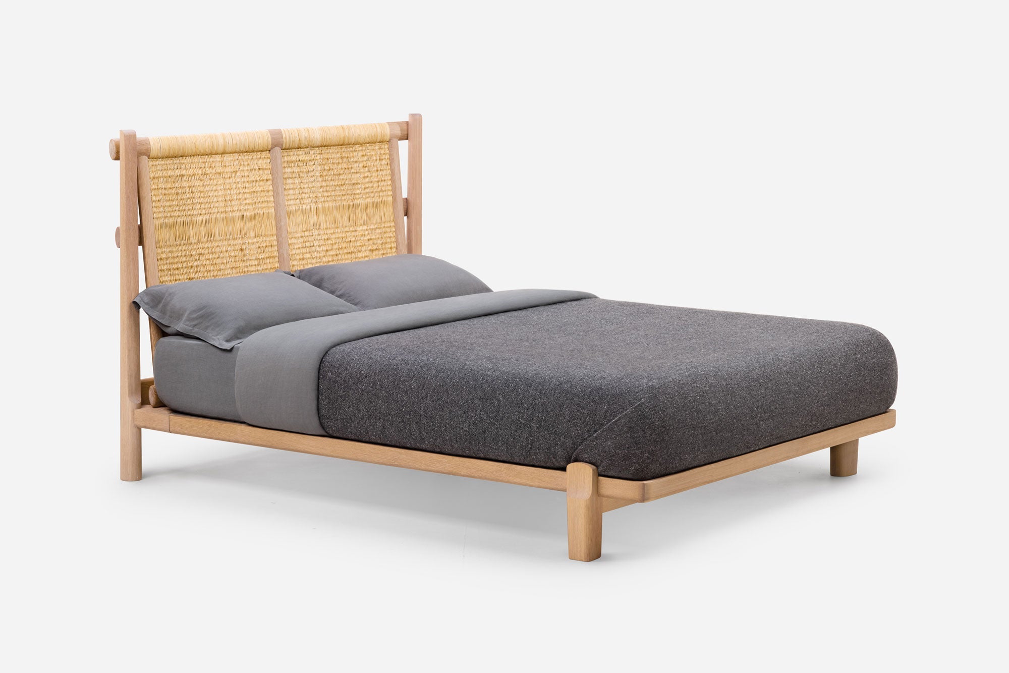 TWENTY-FIVE BED – De La Espada USA