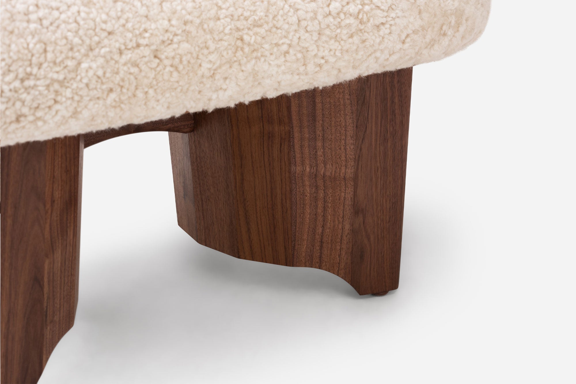 TWENTY-FIVE OTTOMAN – De La Espada USA