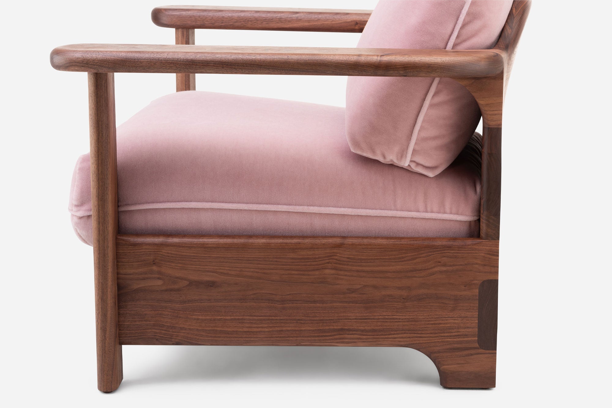 TWENTY-FIVE LOUNGE ARMCHAIR – De La Espada USA