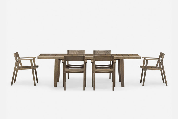 BLACK OILED EUROPEAN OAK (+ 98.6°F OUTDOOR DINING ARMCHAIR)