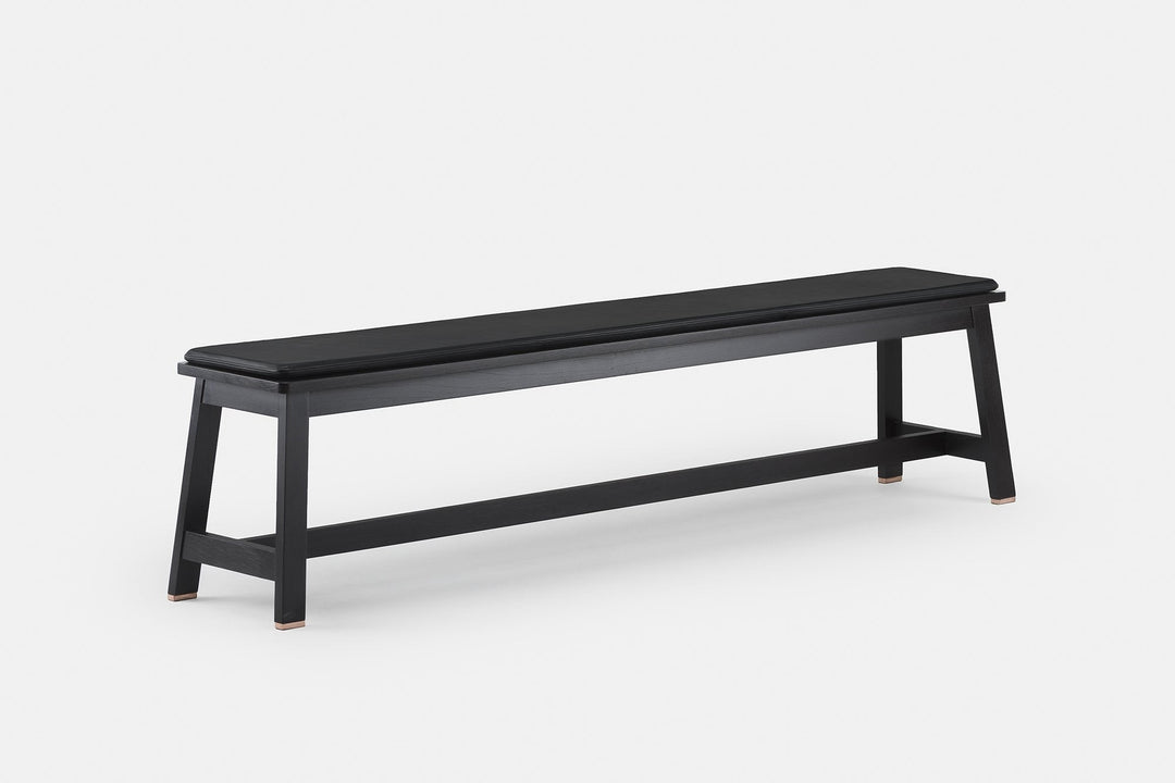 BLACK PAINTED ASH (MODEL: 443 + OPTIONAL SEAT PAD IN BLACK NATURAL GRAIN LEATHER)