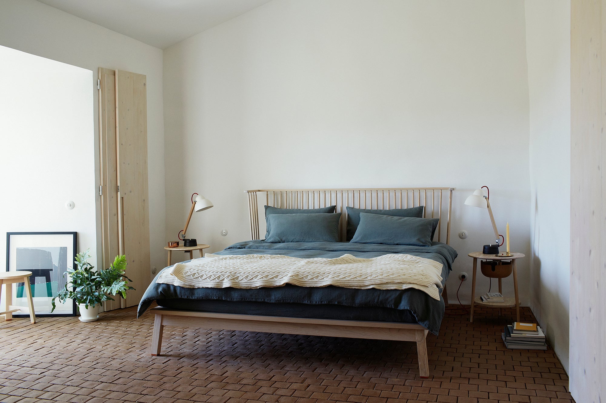 COMPANIONS BED – De La Espada USA