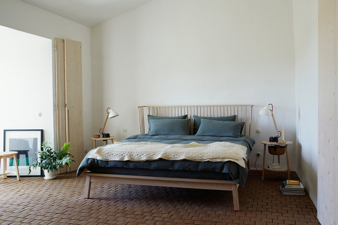 WHITE OILED ASH (+ COMPANIONS BEDSIDE)