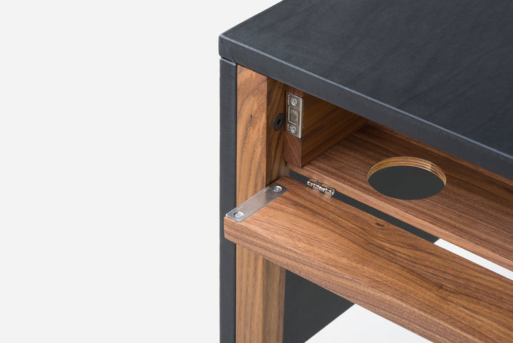 DANISH OILED WALNUT & BLACK NATURAL GRAIN LEATHER