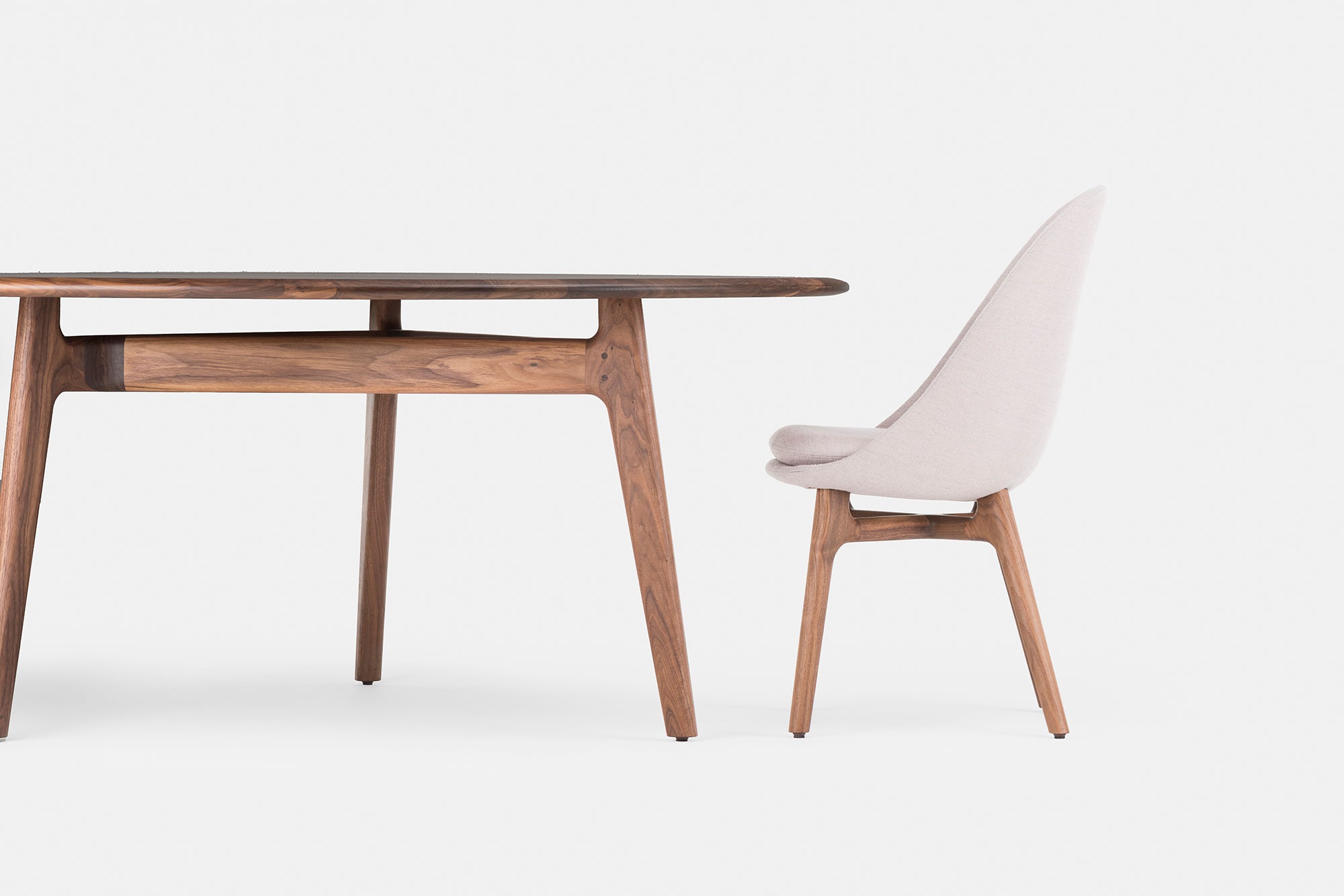 SOLO ROUND TABLE – De La Espada USA