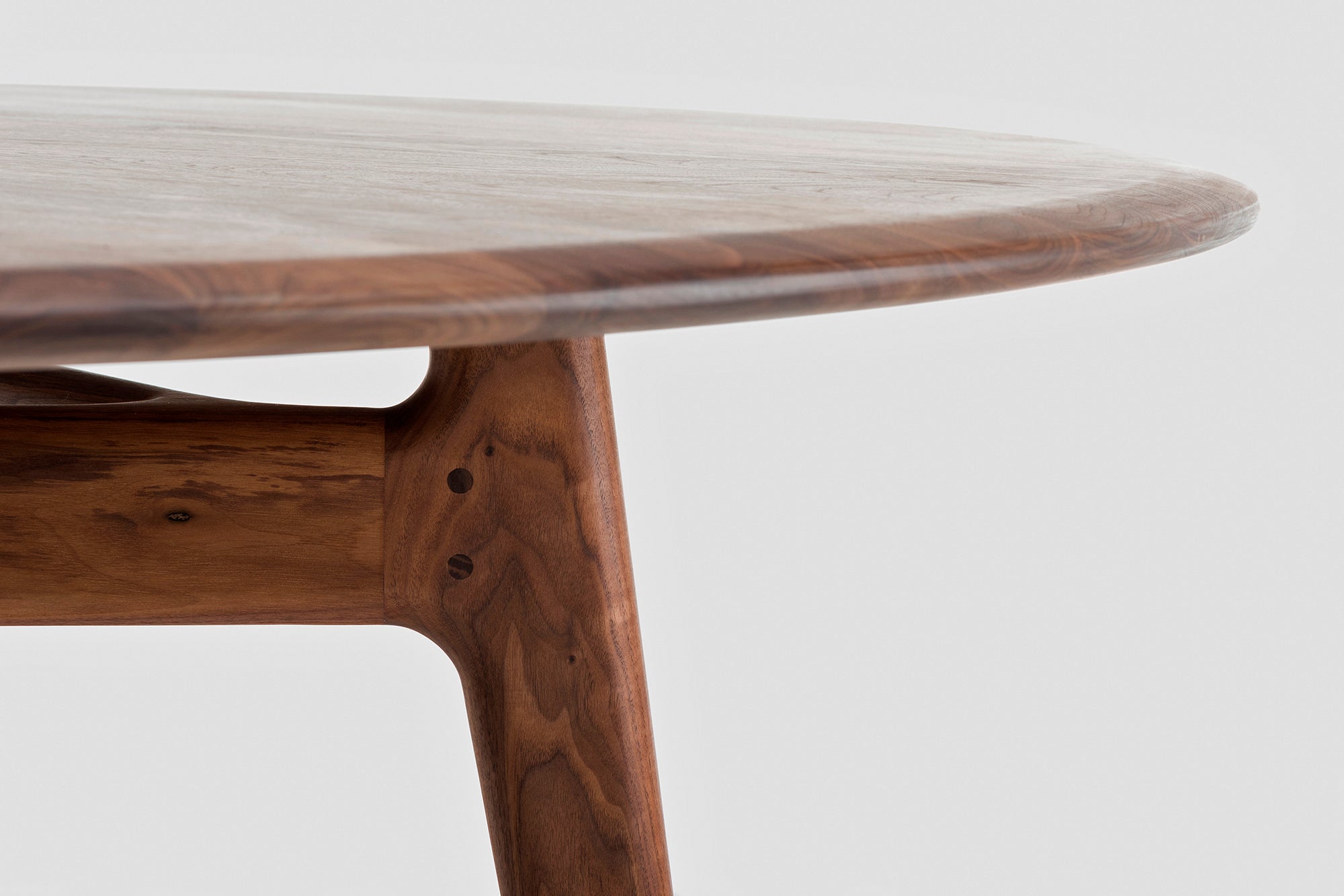 NH×SW . SOLO TABLE① SOLO ROUND TABLE – De La Espada USA