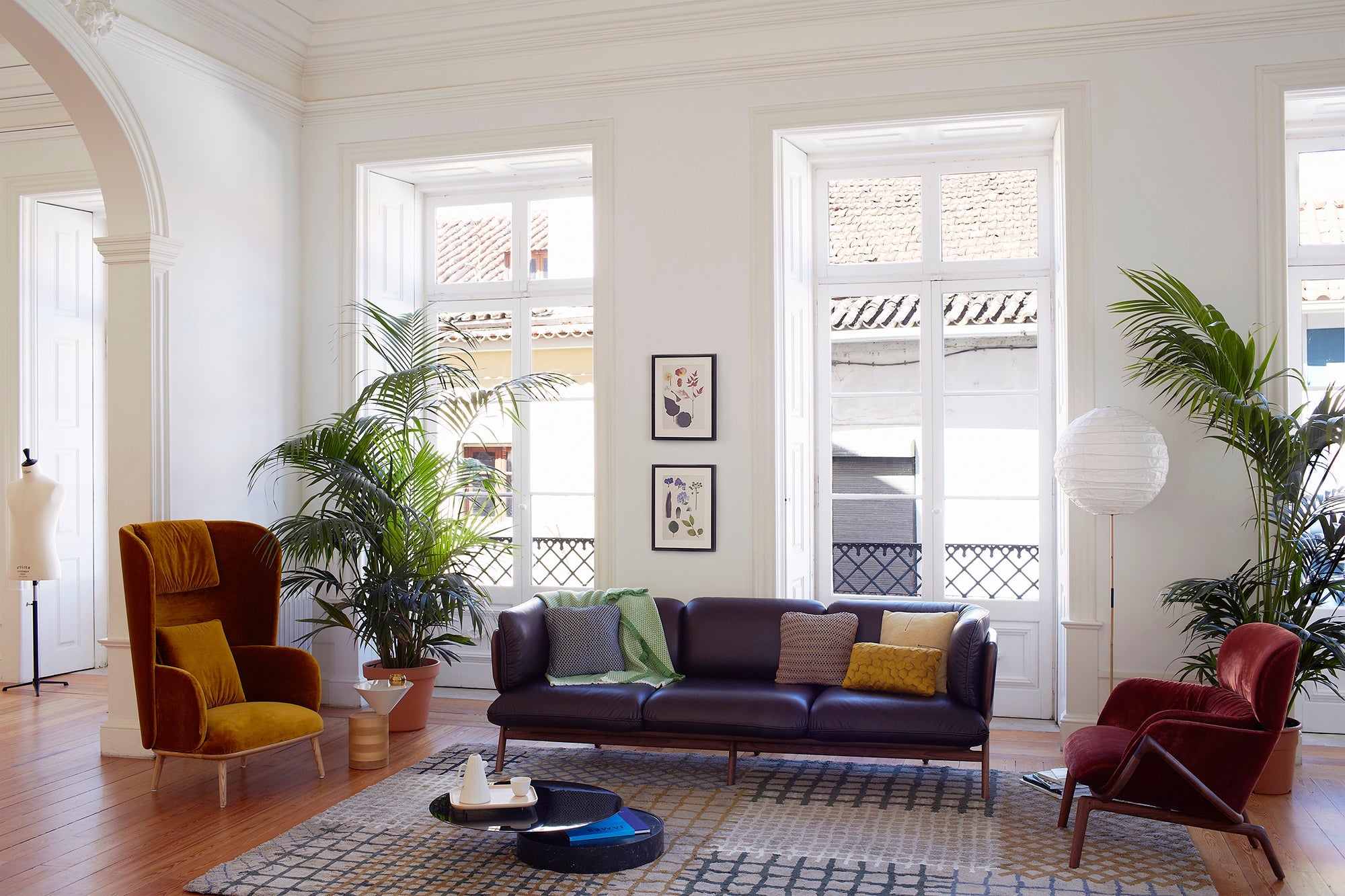 ELYSIA LOUNGE CHAIR – De La Espada USA
