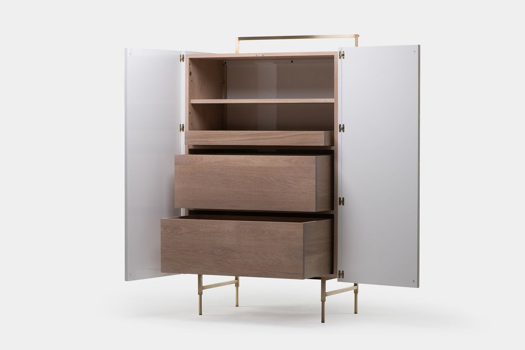 WHITE OILED OAK & WHITE GLOSS HDF & BRUSHED BRASS